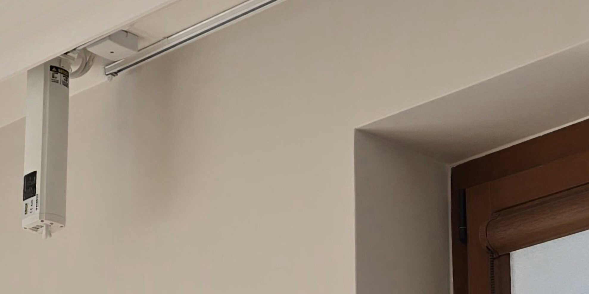 podłączenie karnisza elektrycznego Szyna z napędem AOK