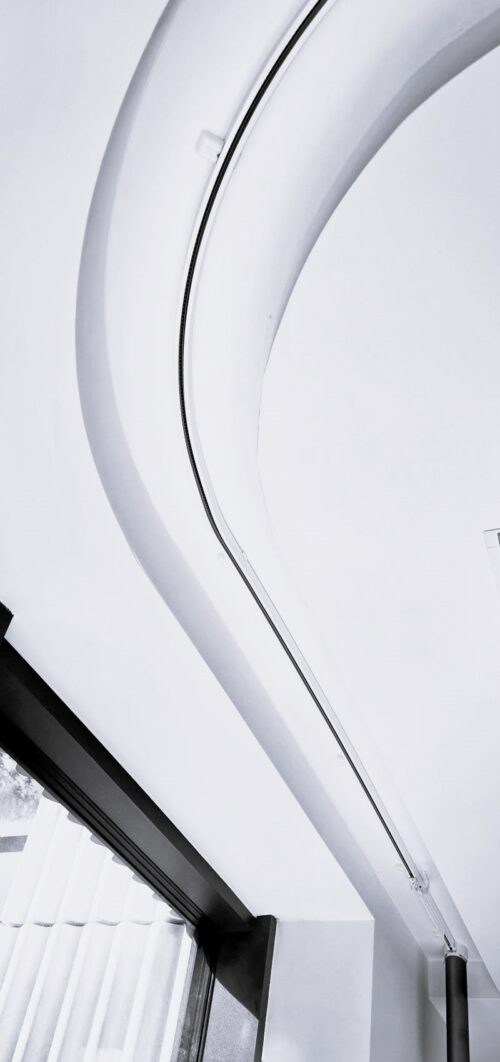 Karnisze elektryczne gięte Warszawa lekki łuk